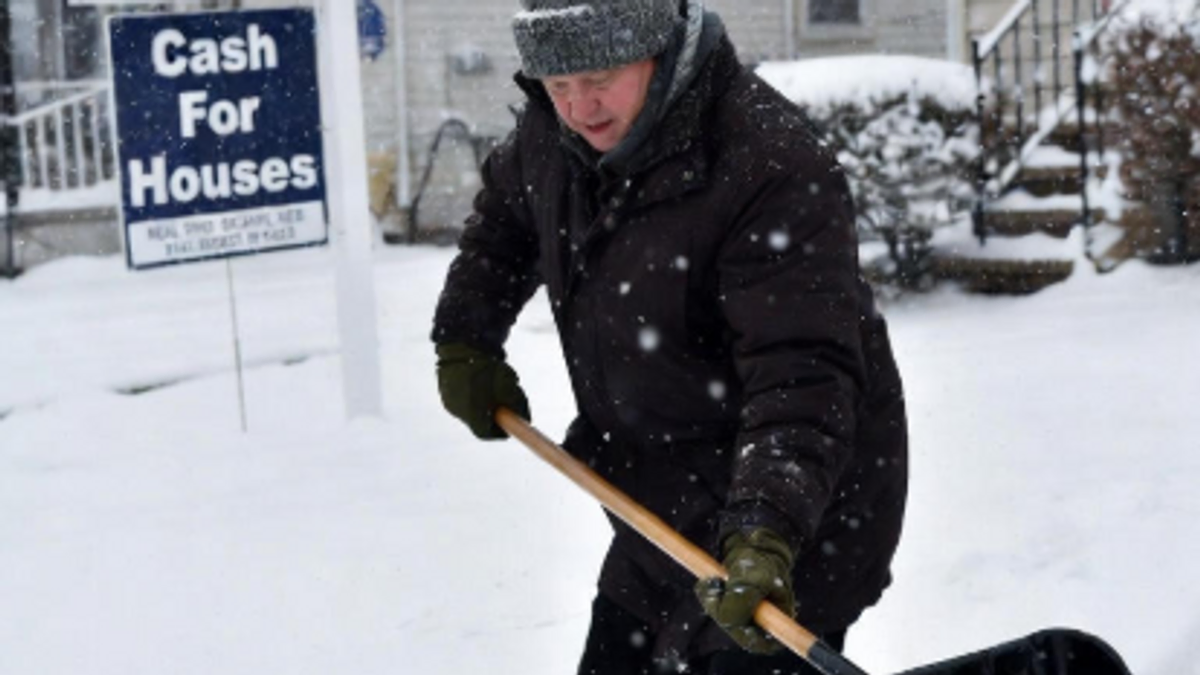 Relocating Out of Cleveland This Winter? How to Sell Fast and Move South Before the Snow Sticks (2025–2026 Edi